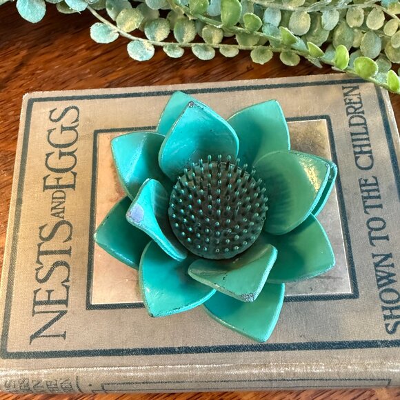 Rare Vintage Green Lead Lotus Flower Frog/ Kenzan for Ikebana - Picture 6 of 10